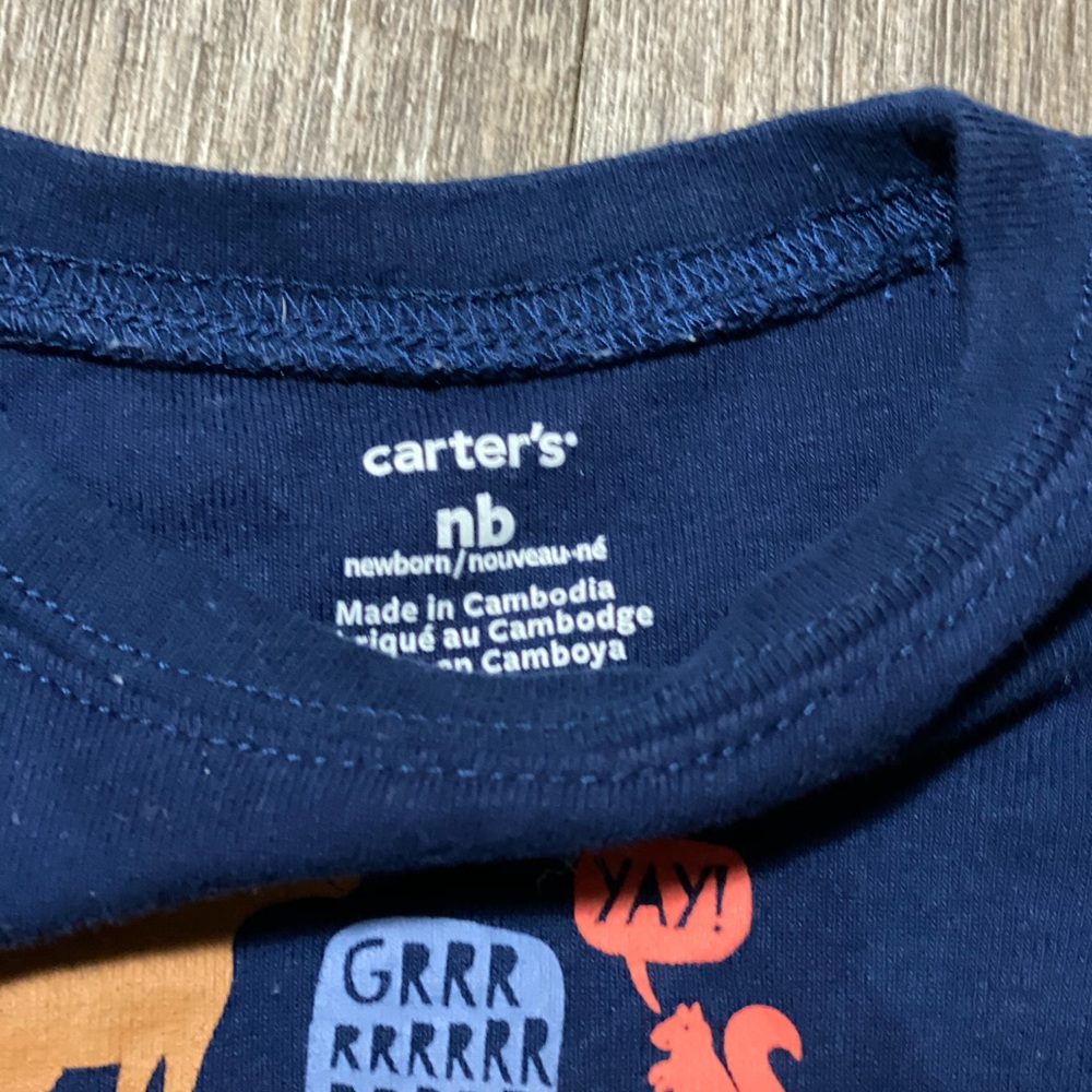 SOLD Two Carter’s baby boy onesie NB - Picture 8 of 8